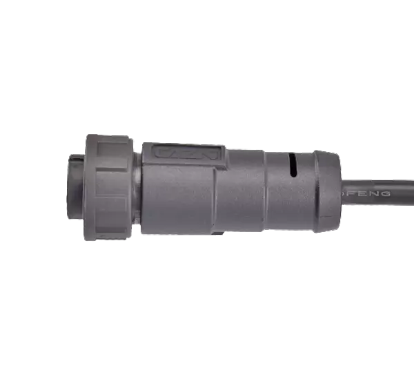 E13 ストレート メス オーバーモールド プラグ (ネジ付き)