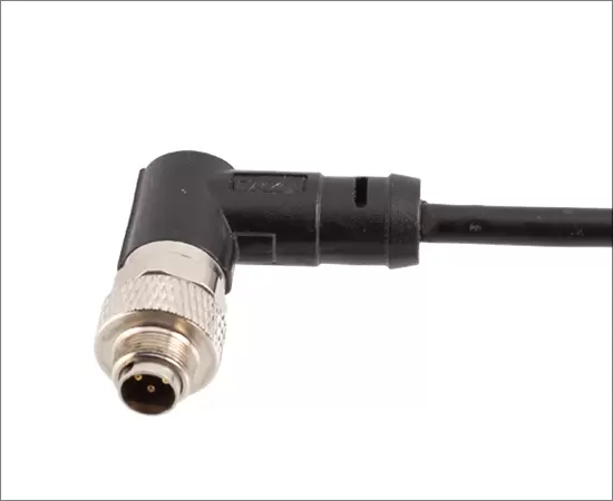 M9角度のある雄のオーバーモールドプラグ