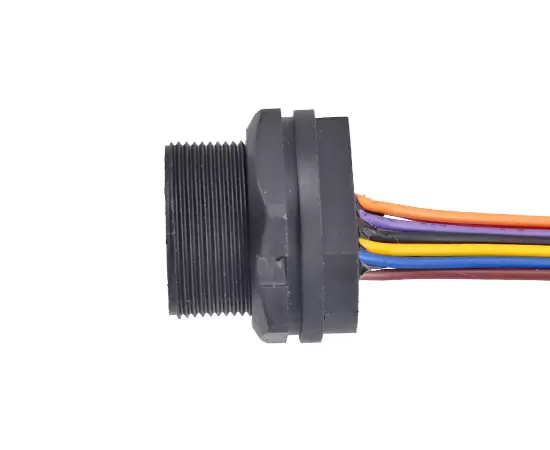 ワイヤー付きのUSBメスバックマウントレセプタクル（ねじれ）