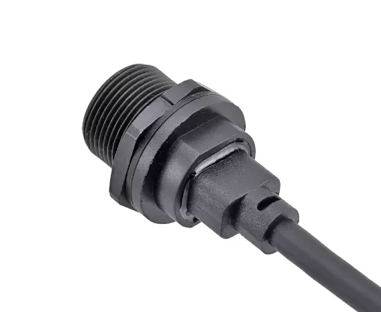 タイプCメスバックマウントレセプタクルからUSB男性オーバーモールドケーブル（スレッド）